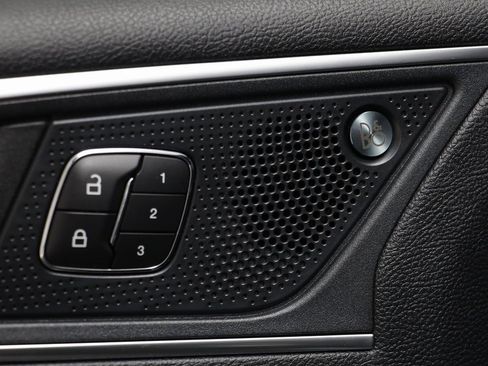 Used 2022 Ford Edge ST image 6