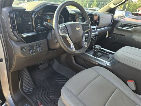 Certified 2025 Chevrolet Silverado 1500 LTZ AWD/4WD image 13