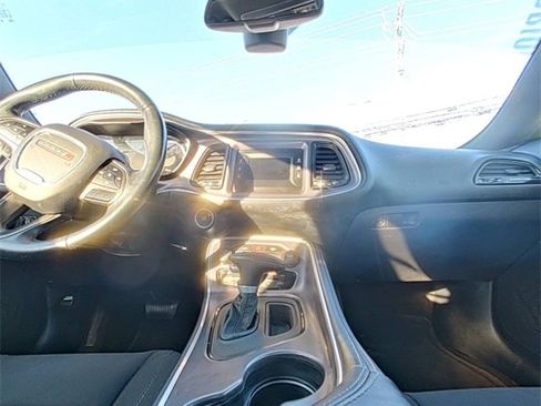 Used 2017 Dodge Challenger R/T image 23