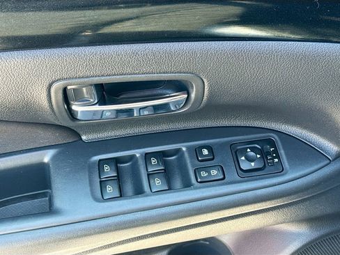 Used 2020 Mitsubishi Outlander ES FWD image 17