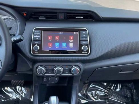 New 2025 Nissan Kicks Play S image 12