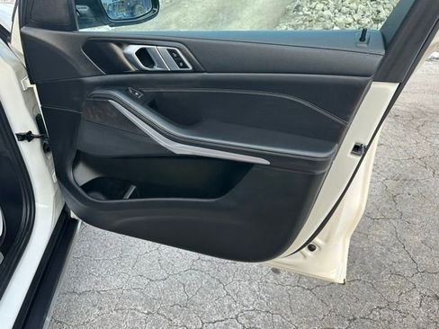 Used 2022 BMW X5 xDrive40i w/ Premium Package image 17