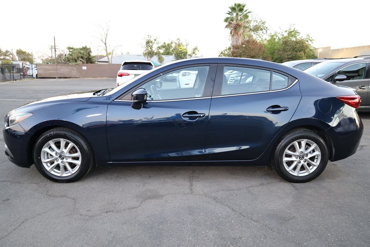Used 2016 MAZDA MAZDA3 i Touring w/ Popular Equipment Package FWD image 7