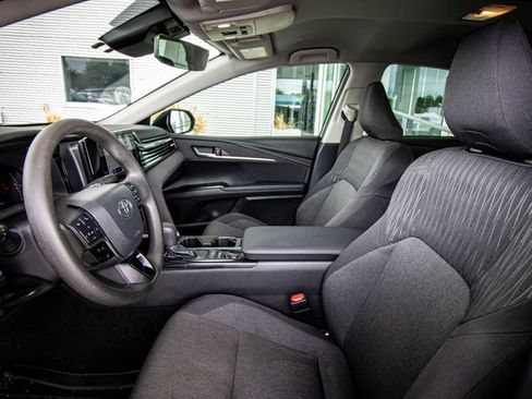 Used 2025 Toyota Camry LE FWD image 21