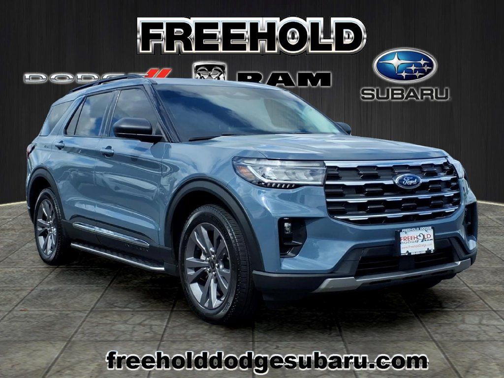 Used 2025 Ford Explorer Active w/ Active Comfort Package AWD/4WD image 1