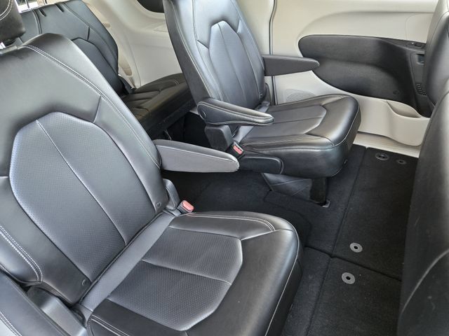 Certified 2023 Chrysler Pacifica Touring-L FWD image 27