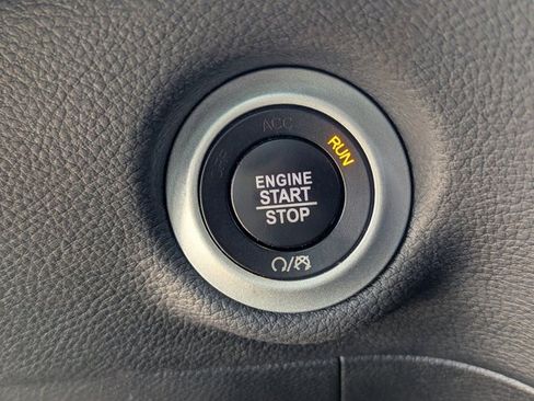 Used 2018 Chrysler Pacifica Limited w/ Advanced Safetytec Group image 16