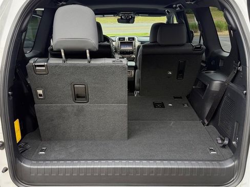 Used 2021 Lexus GX 460 w/ Sport Design Package AWD/4WD image 17