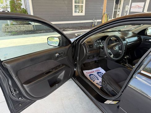 Used 2009 Mercury Milan FWD image 17