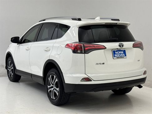 Used 2017 Toyota RAV4 LE image 8