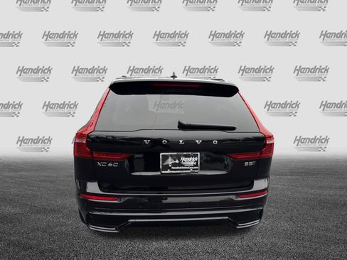 Certified 2025 Volvo XC60 B5 Plus image 9