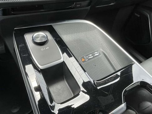Certified 2025 Buick Enclave Preferred FWD image 21