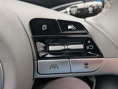 Used 2025 Hyundai Elantra SEL image 15