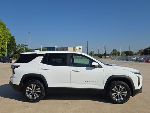Used 2026 Chevrolet Equinox LT FWD image 2