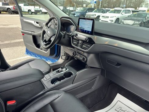 Certified 2022 Ford Escape Titanium image 14