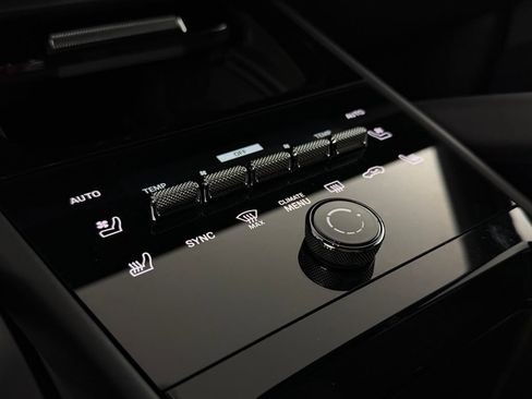 Certified 2025 Porsche Cayenne S AWD/4WD image 32