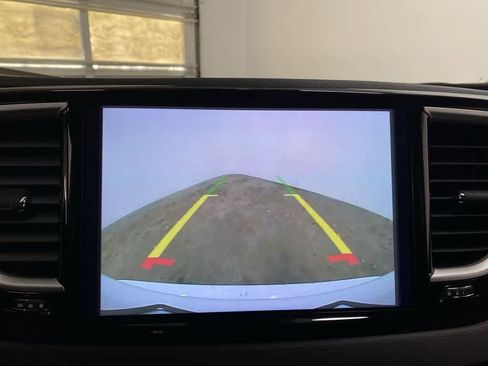 Used 2023 Chrysler Pacifica Touring-L FWD image 24