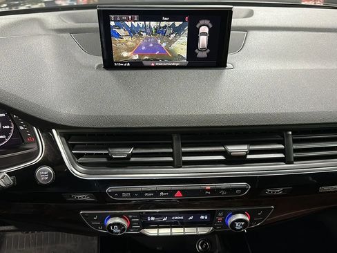 Used 2018 Audi Q7 3.0T Premium Plus w/ Premium Plus Package image 29