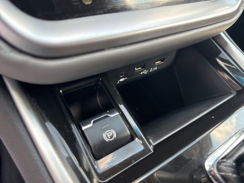 Used 2022 Subaru Outback Premium image 30