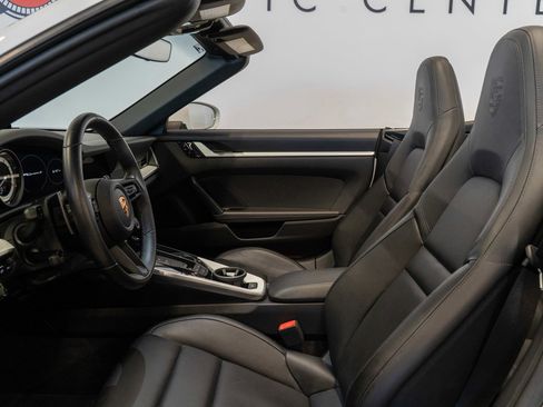 Used 2020 Porsche 911 Carrera S RWD image 4