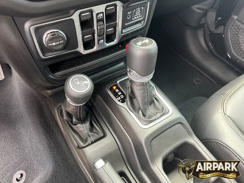New 2024 Jeep Wrangler Unlimited Sahara w/ Safety Group AWD/4WD image 21