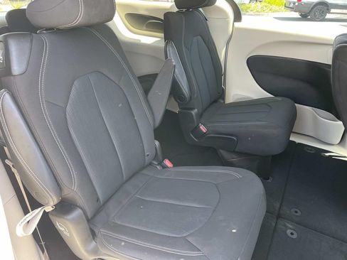 Used 2023 Chrysler Voyager LX FWD image 25