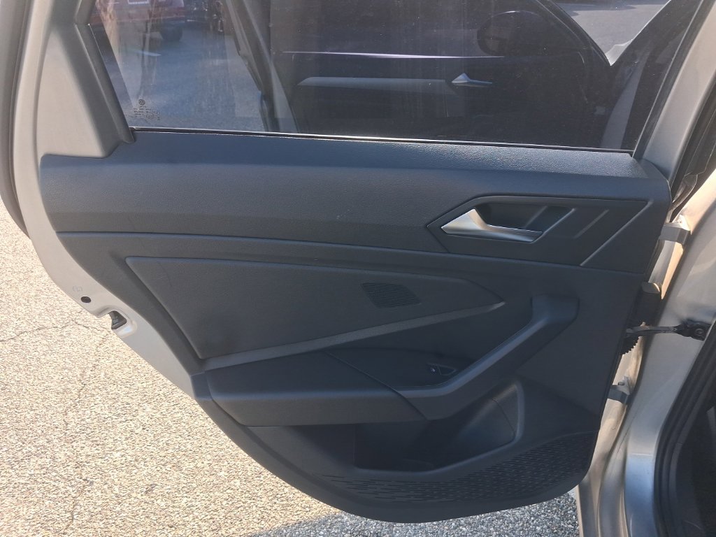 Used 2022 Volkswagen Jetta SE FWD image 24