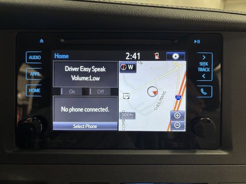 Used 2017 Toyota Sienna XLE image 19