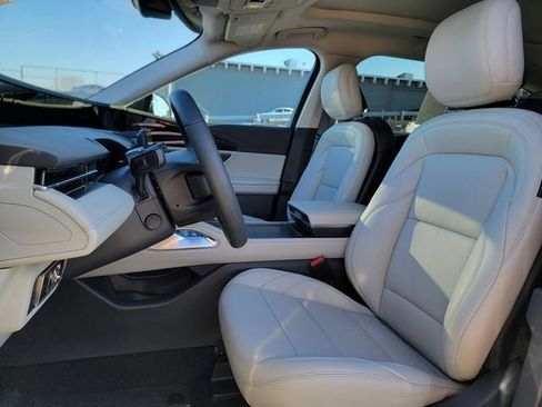 New 2026 Lincoln Nautilus Premier image 19