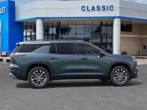 New 2026 Chevrolet Traverse LT w/ Sun and Wheel Package FWD image 5