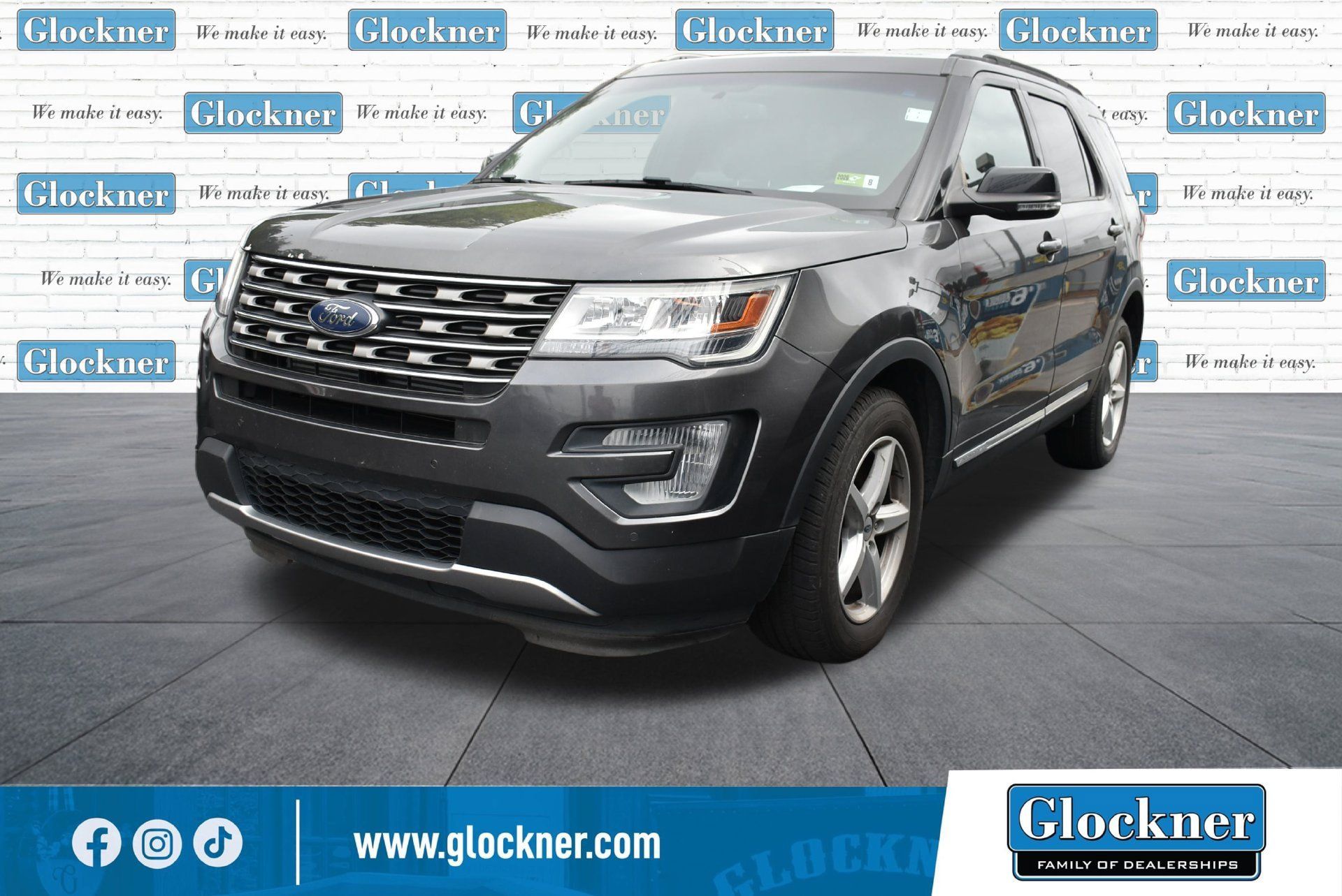Used 2017 Ford Explorer XLT w/ Equipment Group 202A AWD/4WD image 13