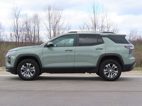 Used 2025 Chevrolet Equinox LT w/ Convenience Package II image 5