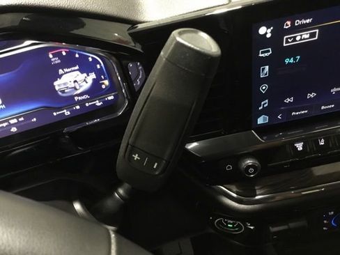 Used 2024 Chevrolet Silverado 2500 LTZ w/ LTZ Convenience Package image 45