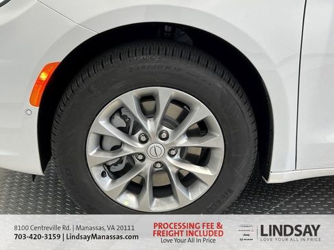 New 2026 Chrysler Pacifica Select image 12