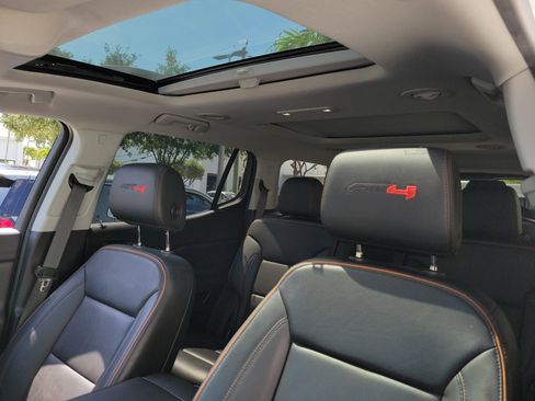 Used 2022 GMC Acadia AT4 w/ Technology Package AWD/4WD image 23