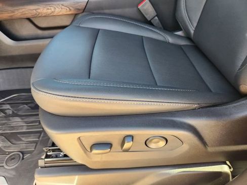 New 2026 GMC Sierra 2500 SLT w/ Texas SLT Premium Package AWD/4WD image 32