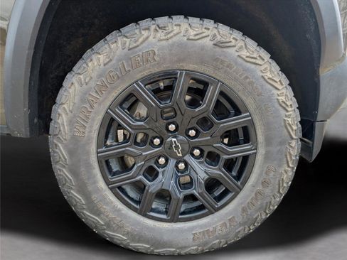 Used 2024 Chevrolet Colorado Trail Boss w/ Advanced Trailering Package image 40