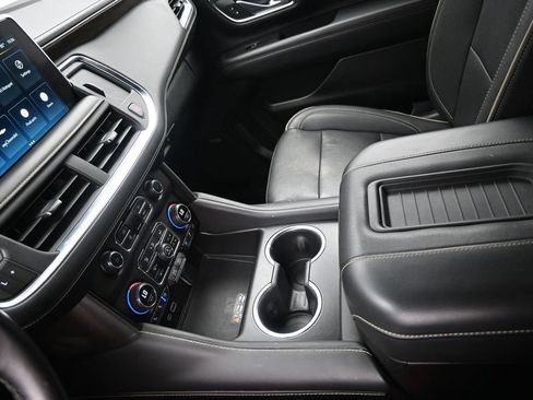 Used 2024 Chevrolet Tahoe Premier AWD/4WD image 18