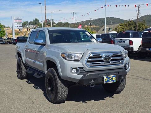 Used 2019 Toyota Tacoma Limited AWD/4WD image 18