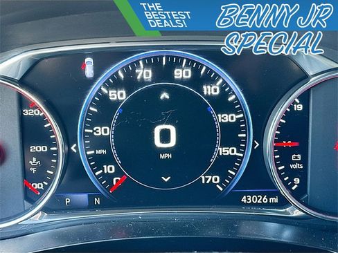 Used 2023 Chevrolet Traverse Premier image 12