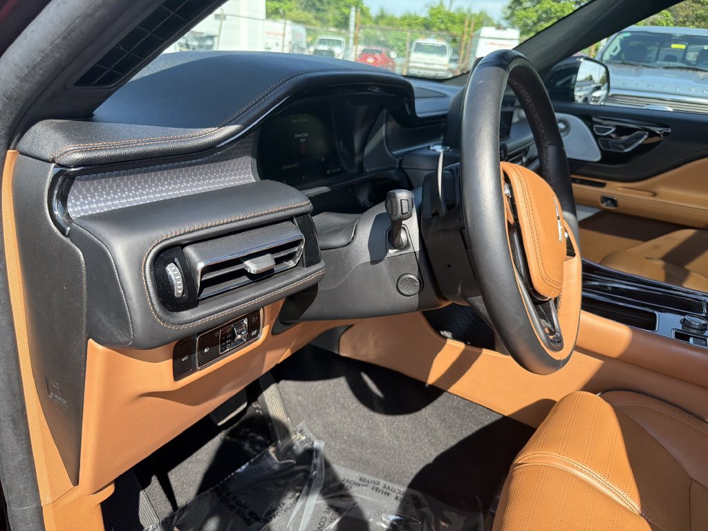 Certified 2023 Lincoln Aviator Black Label w/ Dynamic Handling Package AWD/4WD image 20