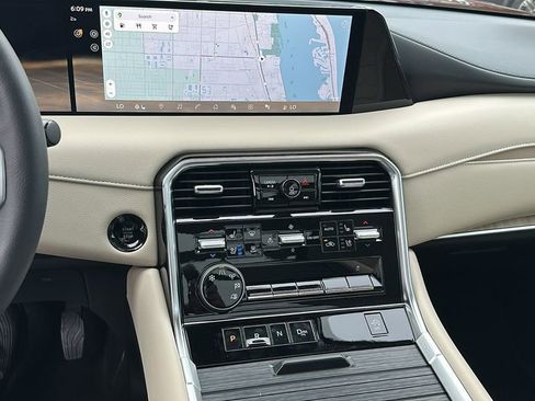 New 2025 Nissan Armada Platinum image 24