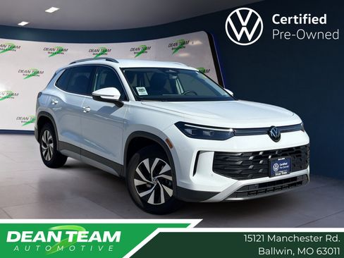Used 2025 Volkswagen Tiguan S FWD image 1