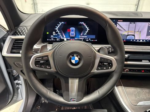 Used 2025 BMW X5 xDrive40i w/ M Sport Package image 31