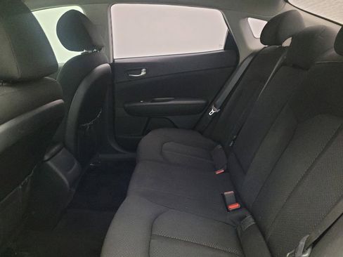Used 2018 Kia Optima LX FWD image 18