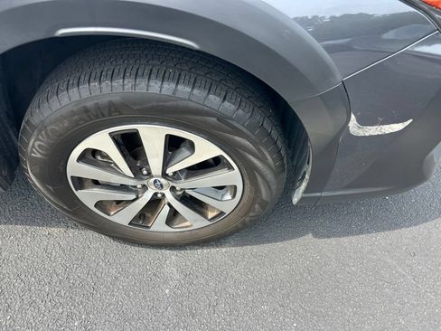 Certified 2025 Subaru Outback Premium AWD/4WD image 11