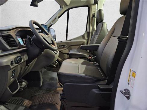 New 2026 Ford Transit 250 148 Medium Roof RWD image 4