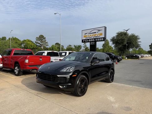 Used 2016 Porsche Cayenne AWD/4WD image 3