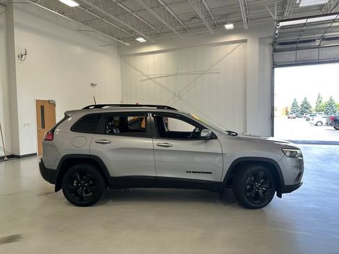 Used 2021 Jeep Cherokee Latitude Plus FWD image 5