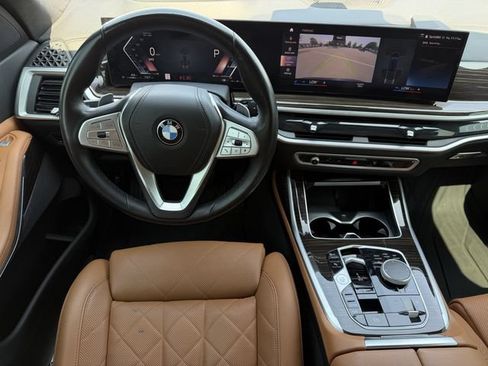 Used 2023 BMW X7 xDrive40i AWD/4WD image 11